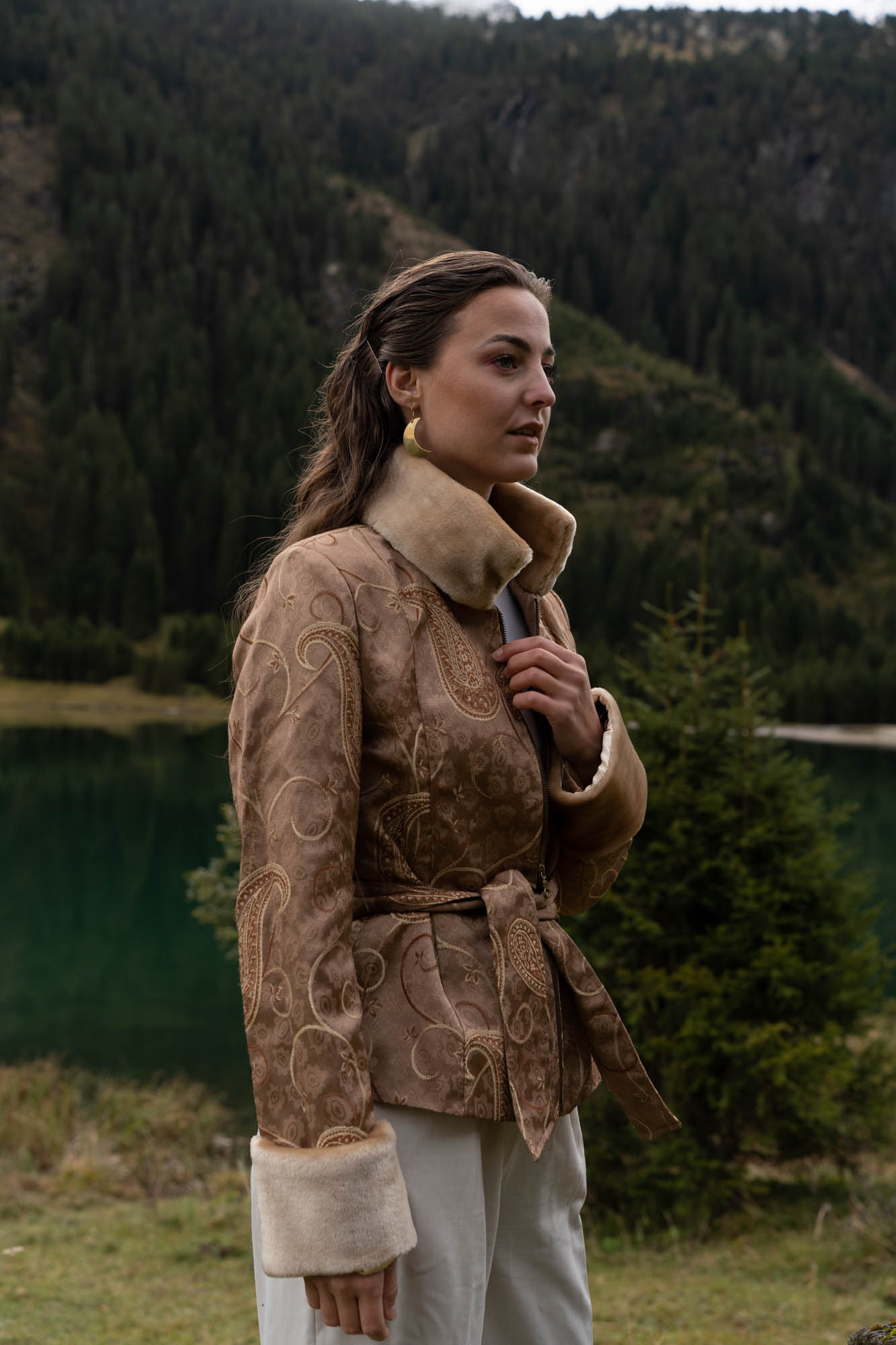 Gold-coloured coat with a stand-up collar