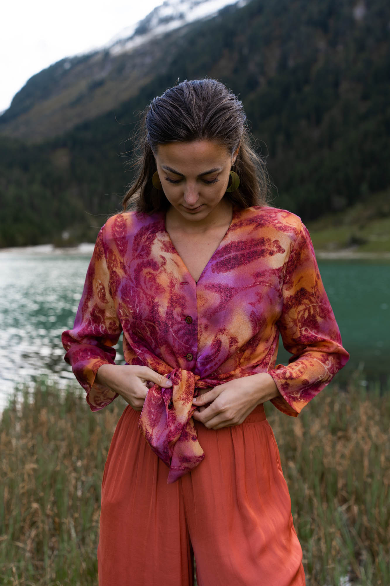 Blouse with half-length sleeves