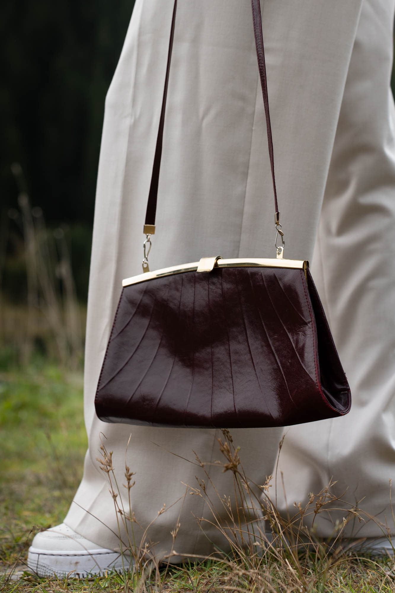 Leather shoulder bag