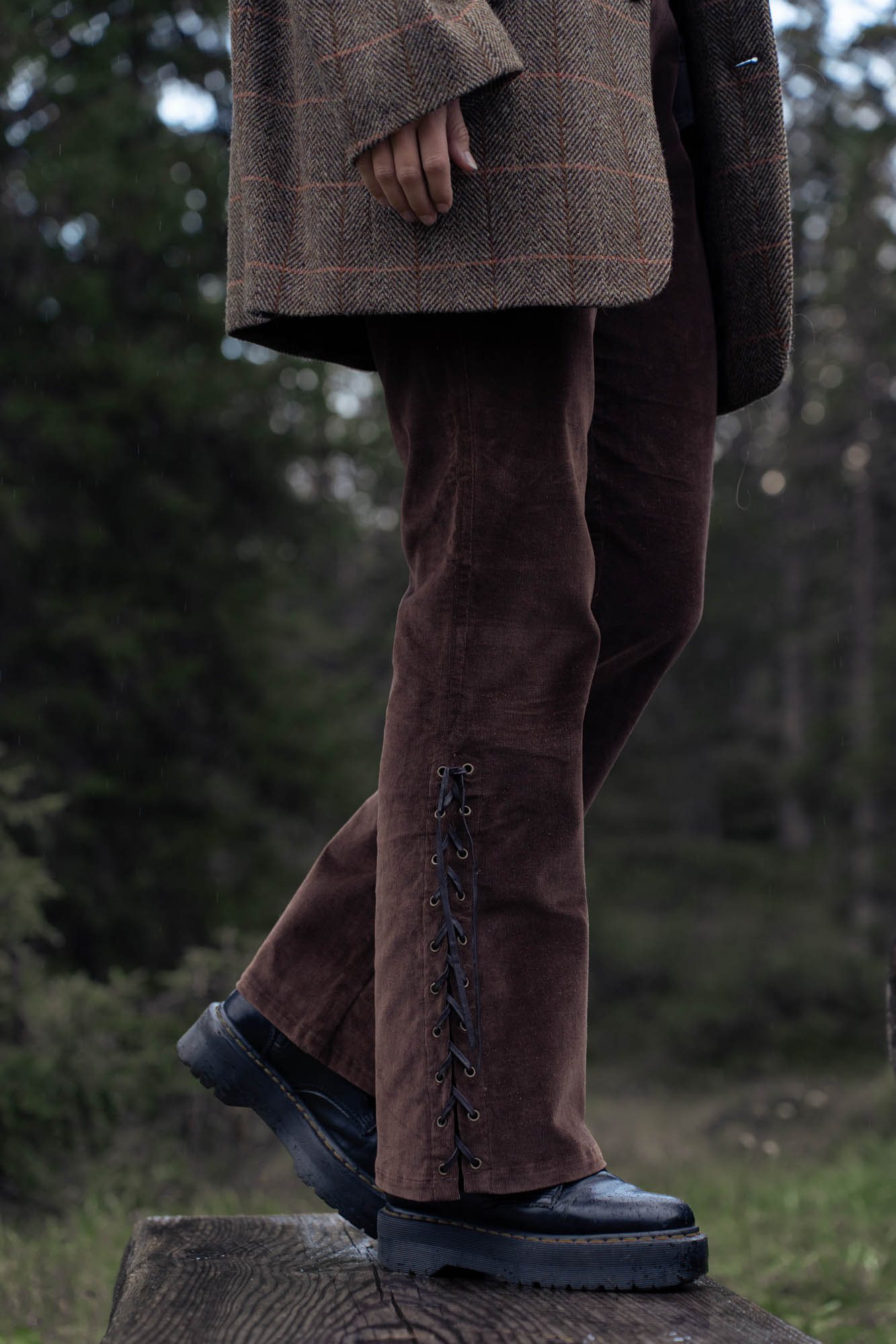 Brown ribbed trousers