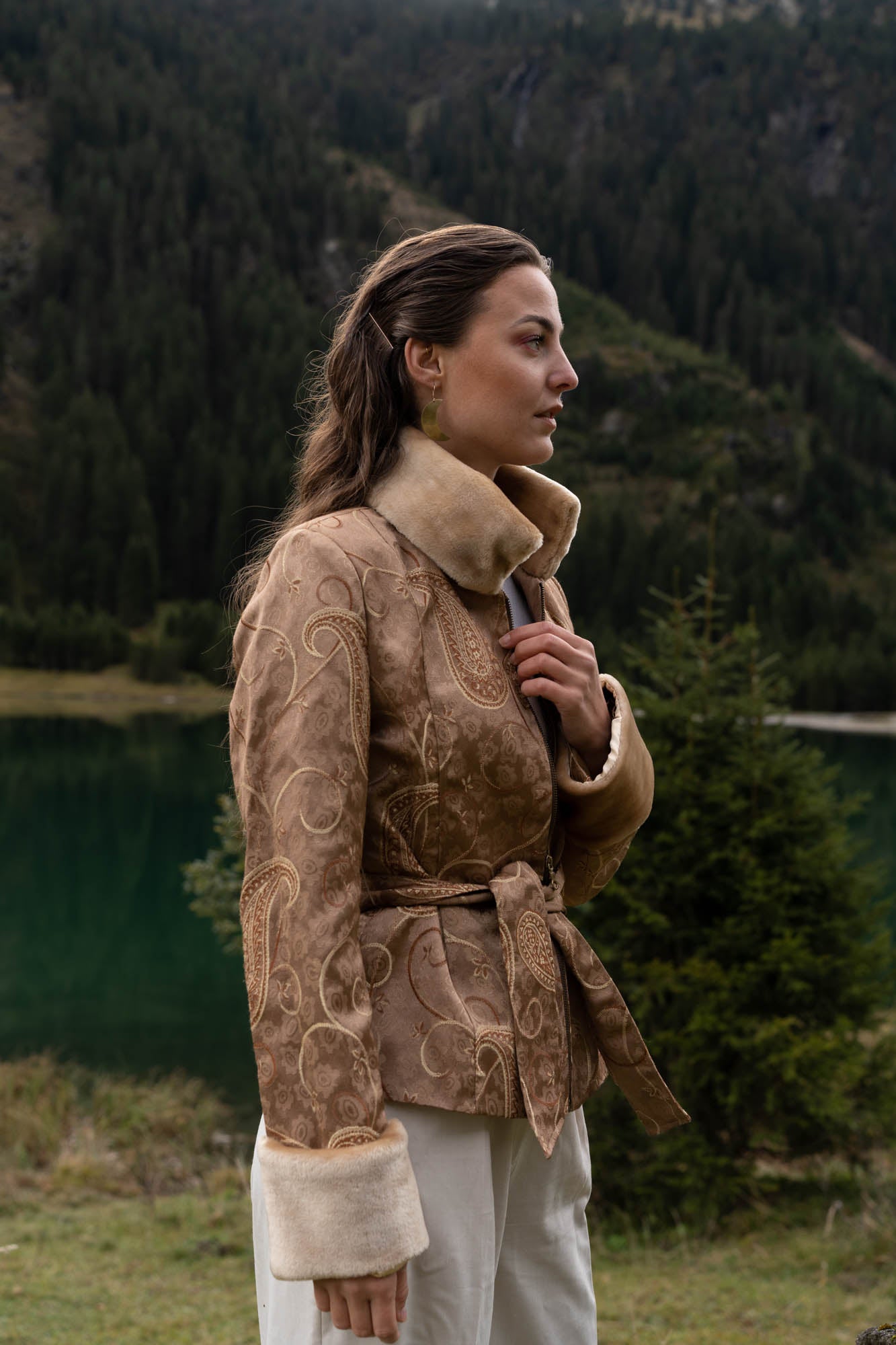 Gold-coloured coat with a stand-up collar