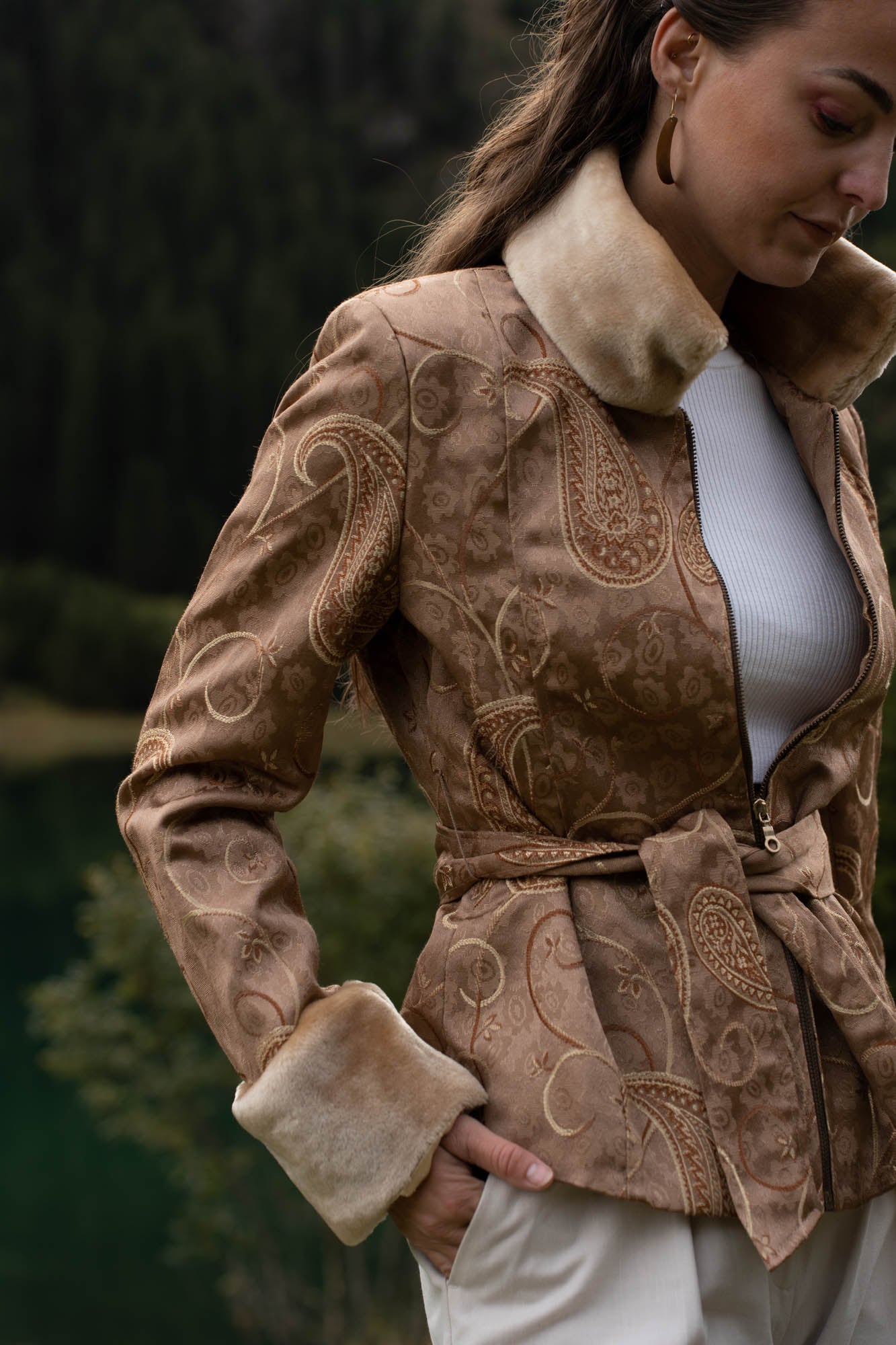 Gold-coloured coat with a stand-up collar