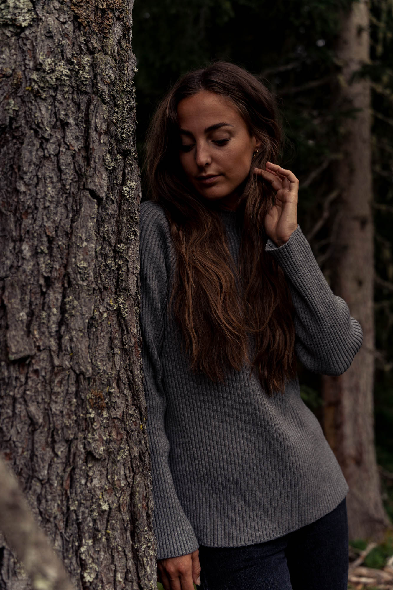 Gray rib knitted sweater
