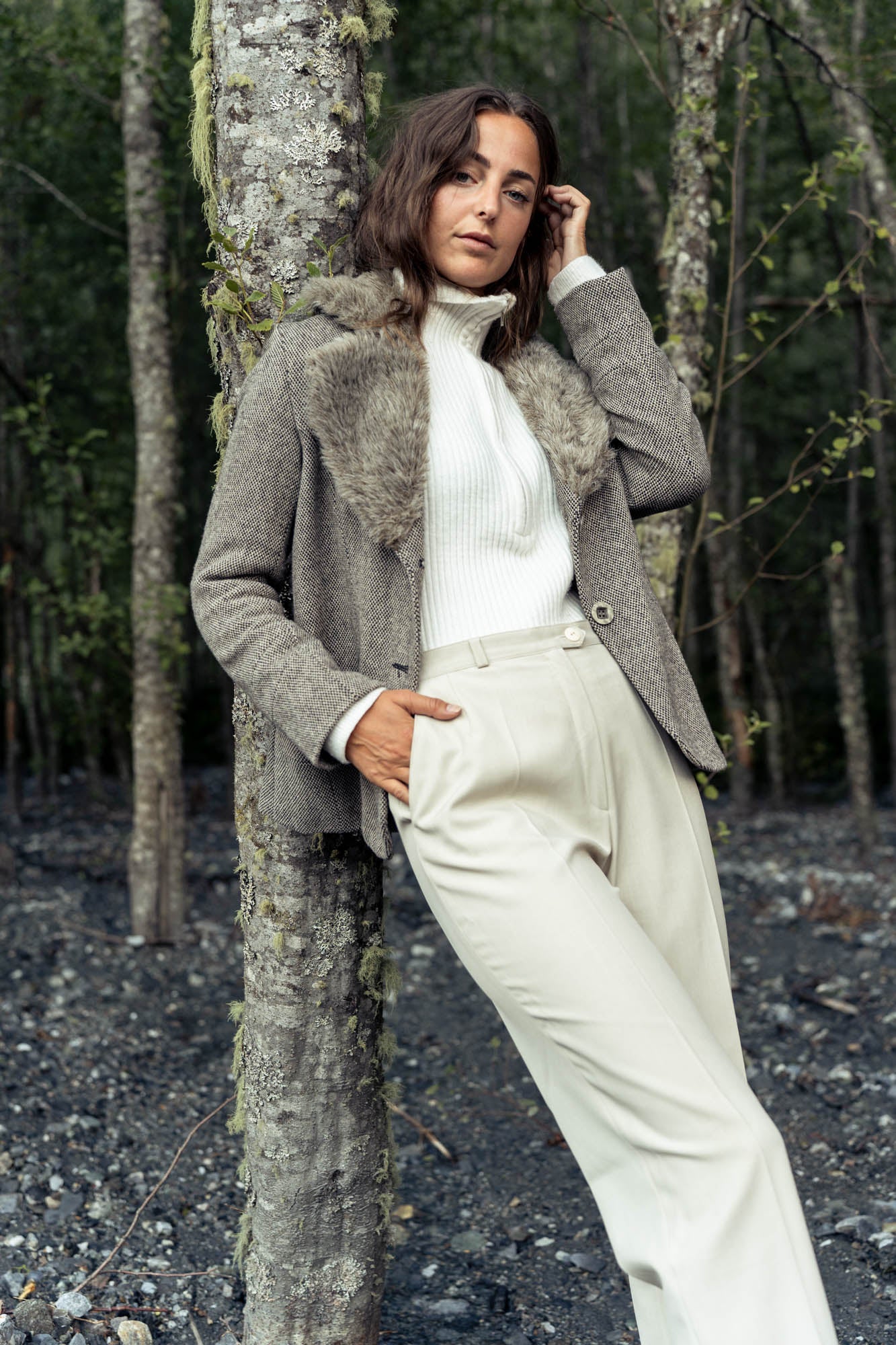 Coat with faux fur collar