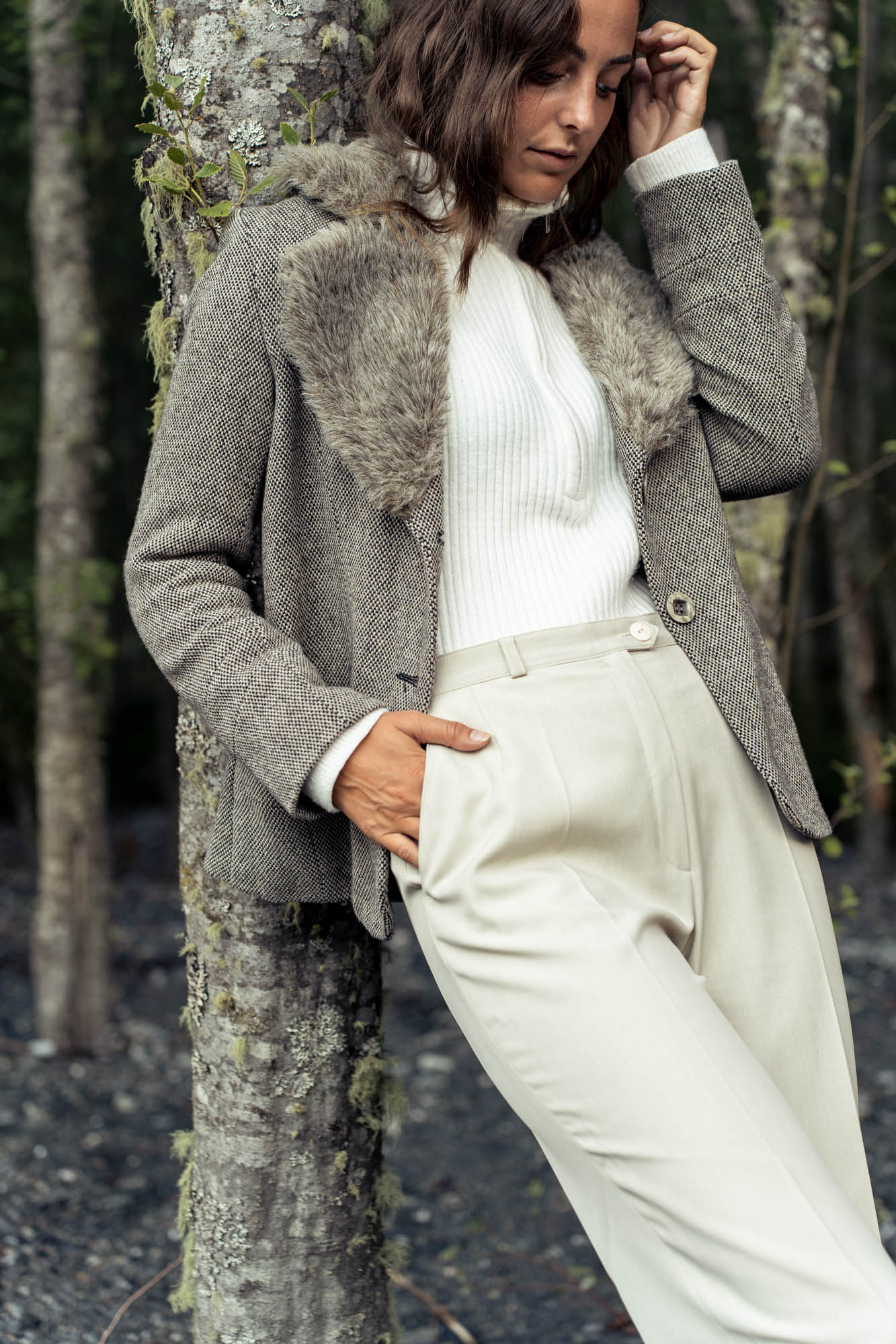 Coat with faux fur collar