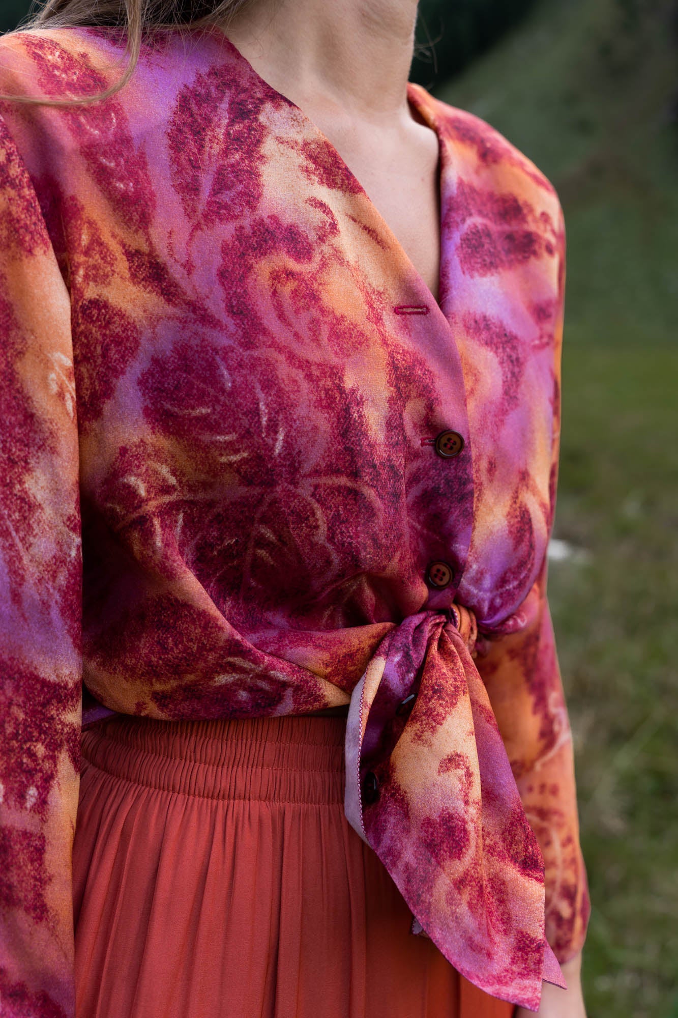 Blouse with half-length sleeves
