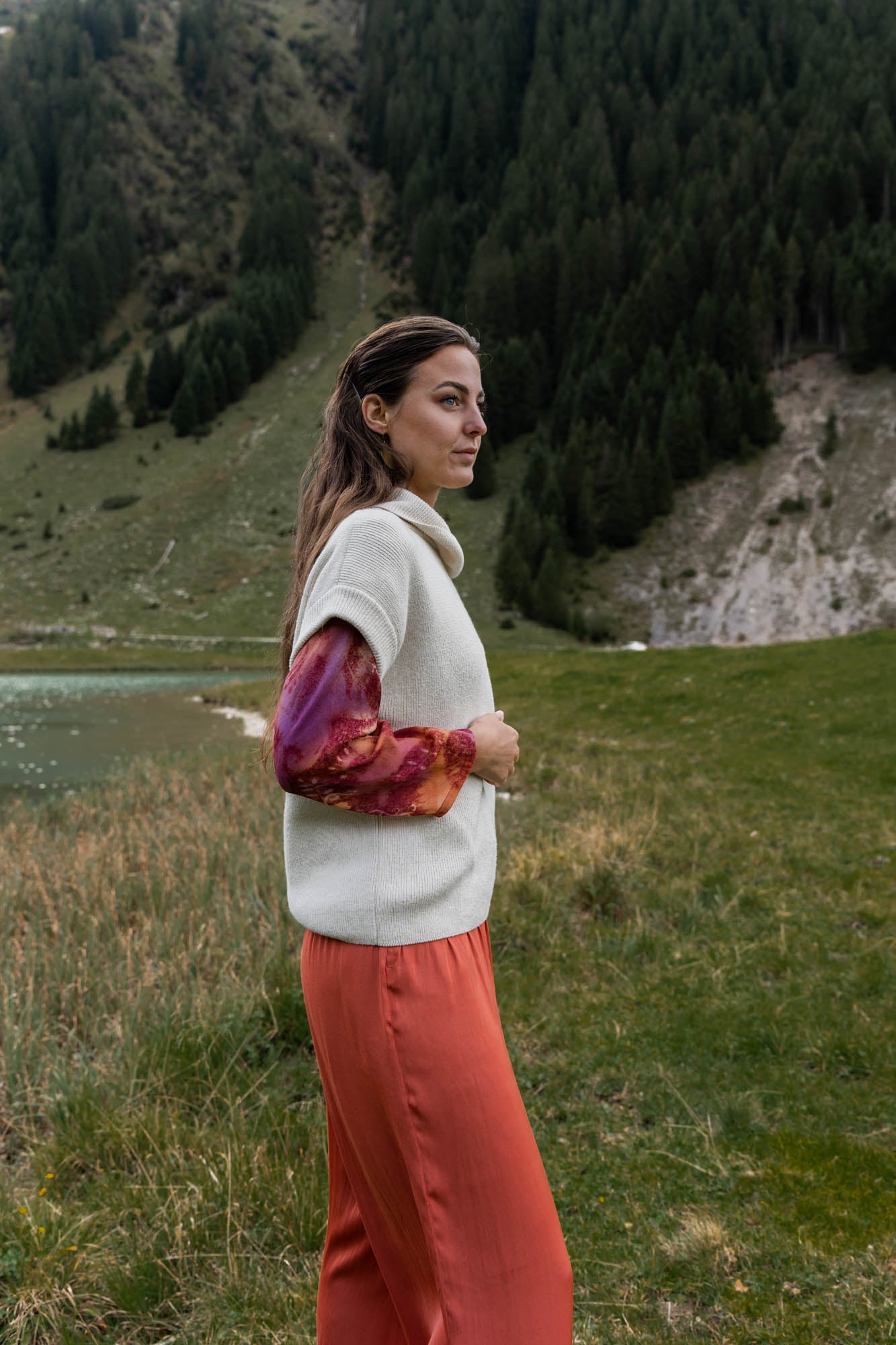 Blouse with half-length sleeves