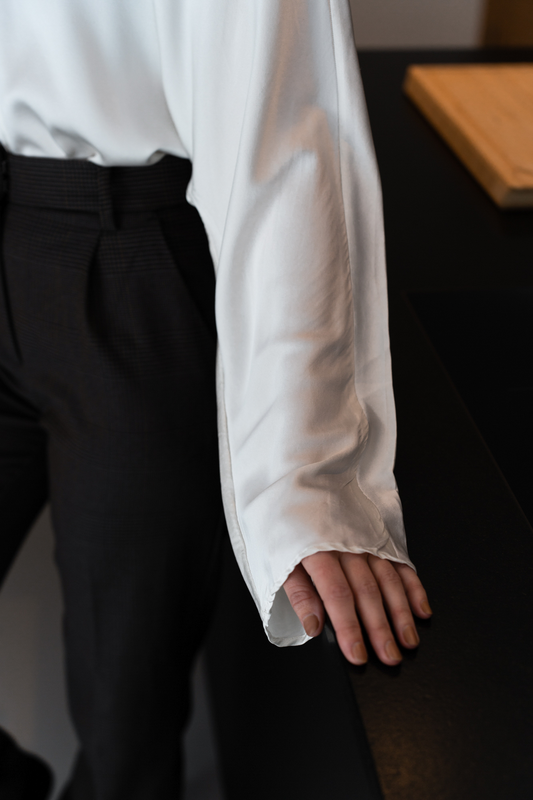 Zijdenmix blouse met v-hals
